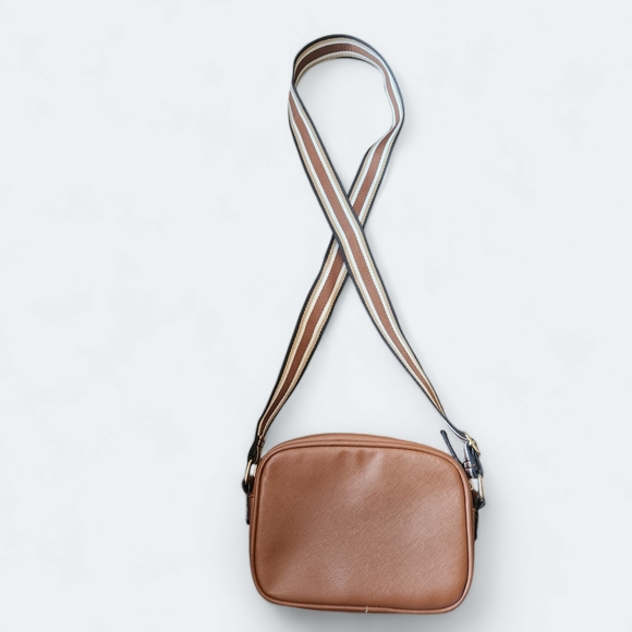 CLASSIC ZIP CROSSBODY BAG - Picture 5 of 8